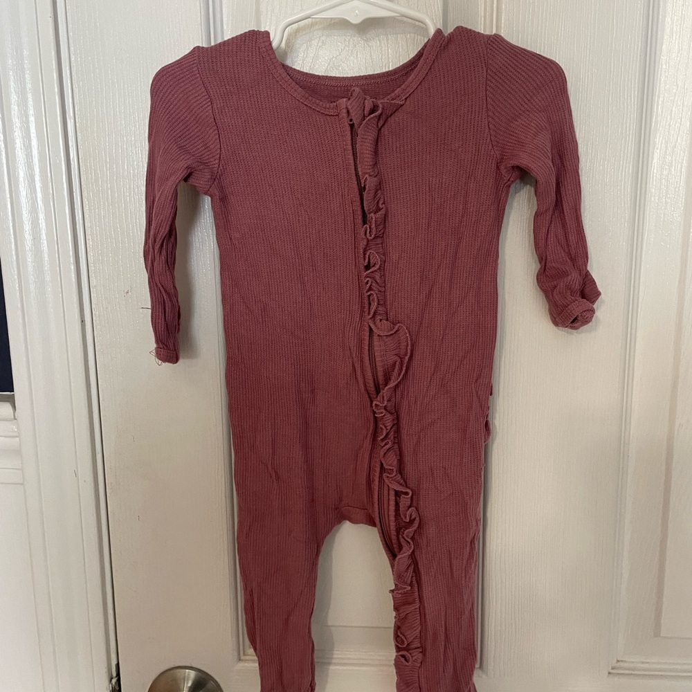 Caden Lane Mauve Ruffle Front Footie